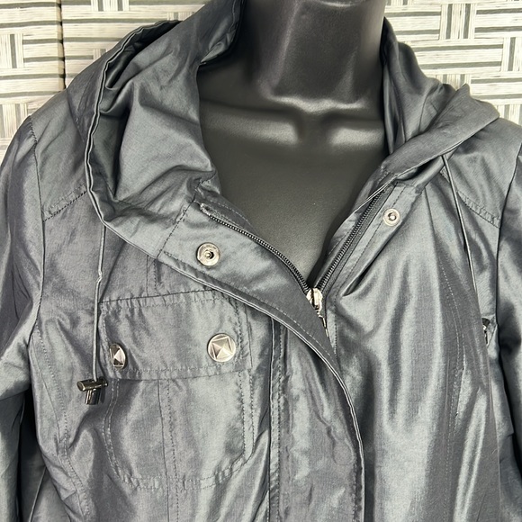 Pendleton nylon and poly Rain jacket - Picture 5 of 15